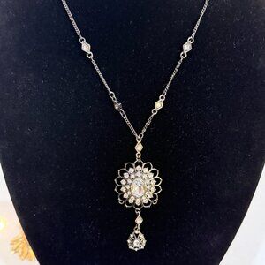 SAQ Vintage Pendant Necklace with Sparkle